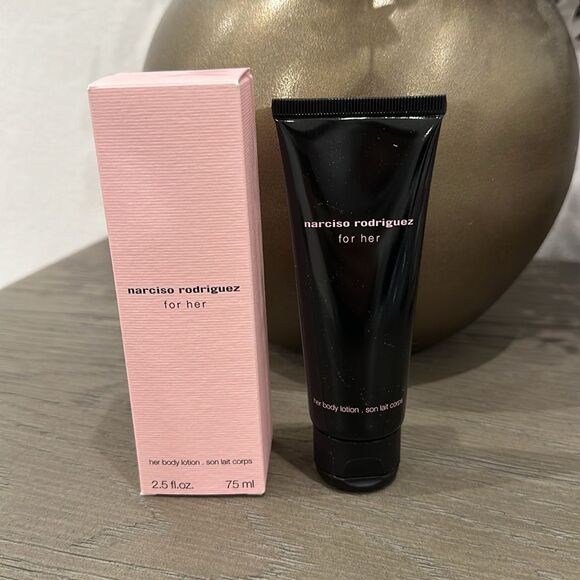 Narciso Rodriguez for her body lotion - Picture 3 of 3